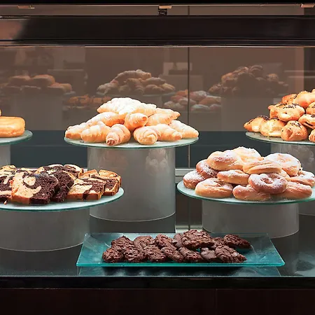 H10 Casanova Szálloda