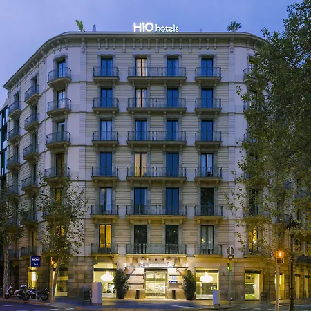 H10 Casanova Szálloda 4*