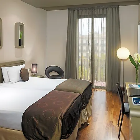H10 Casanova Hotell 4*