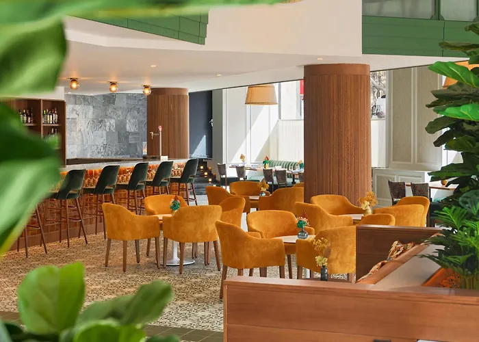 Hotel H10 Casanova 4*