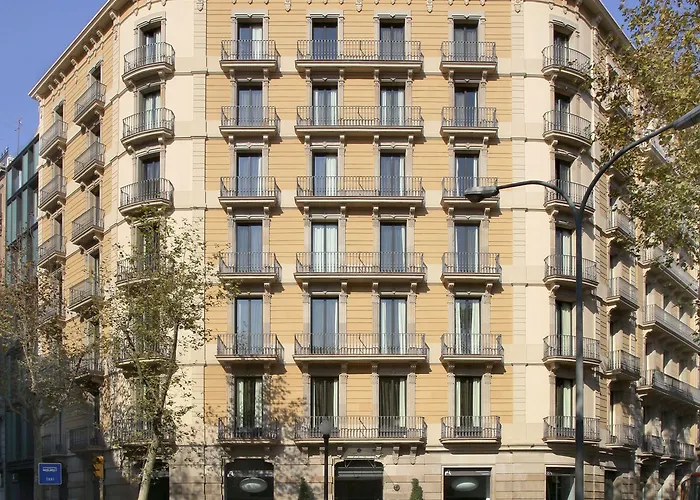 H10 Casanova Hotel 4*