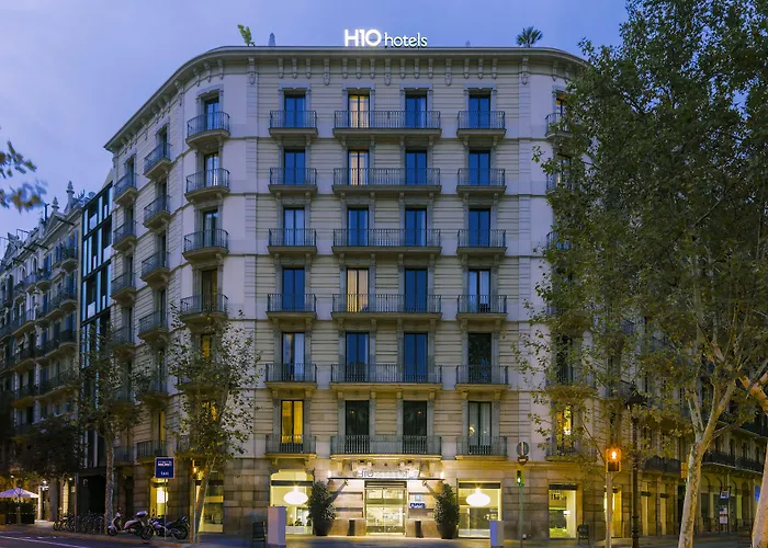 H10 Casanova Hotel 4*