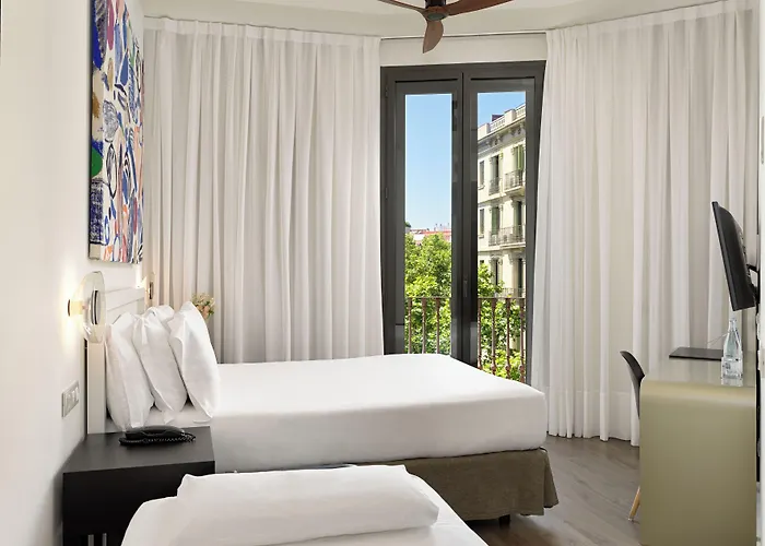 Hotel H10 Casanova 4*