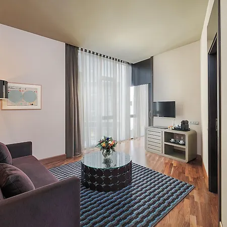 H10 Casanova Otel 4*